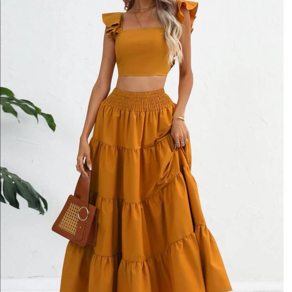 Skirt and crop top set!
